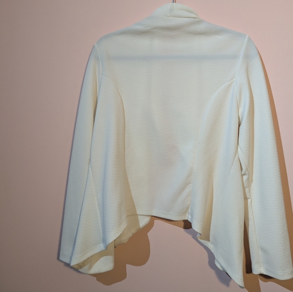 White plus size blazer - Picture 3 of 4
